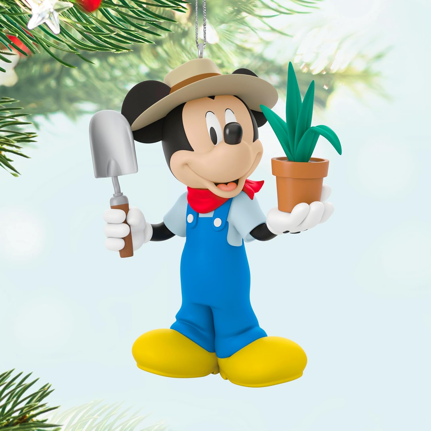 Adorno de Navidad colgante Hallmark Keepsake 2025, ¡Todo sobre Mickey de Disney! Jardinero Mickey, Regalos para fanáticos de Disney