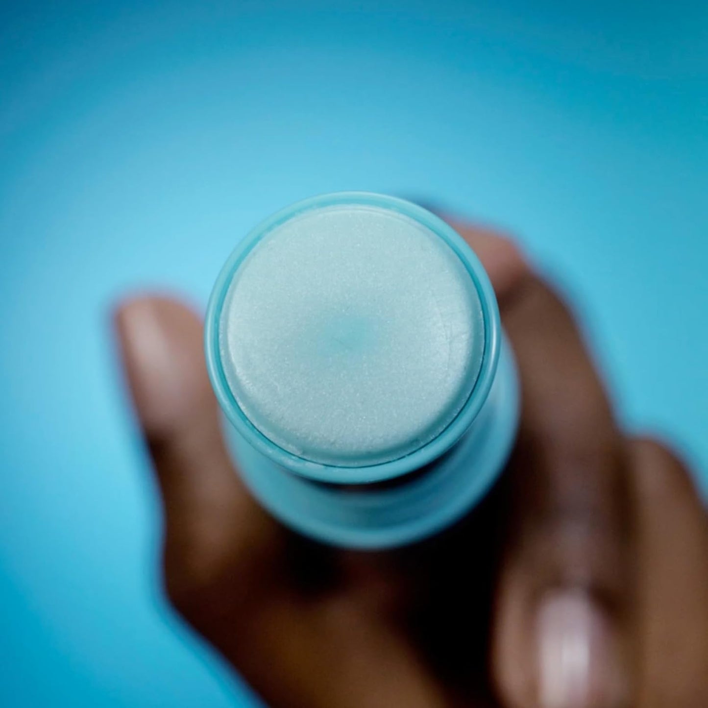 TULA Skin Care - Bálsamo para ojos 'Spresso, tratamiento energizante e hidratante con cafeína para ojeras, portátil y perfecto para usar sobre la marcha, 0.35 onzas