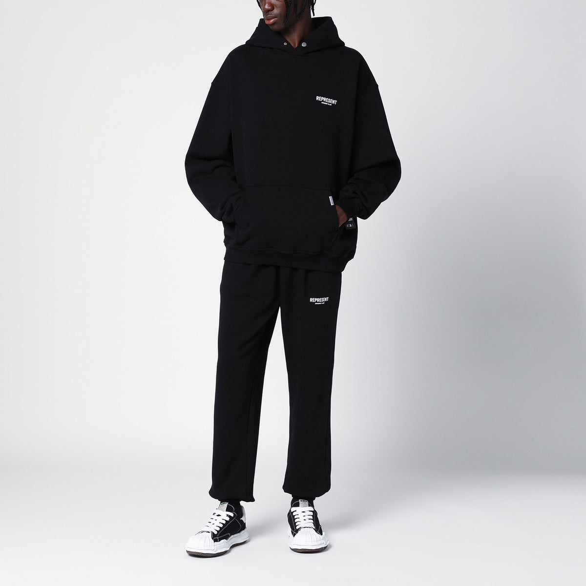 Represent 黒い綿のジョギングズボンを表します - Image 3