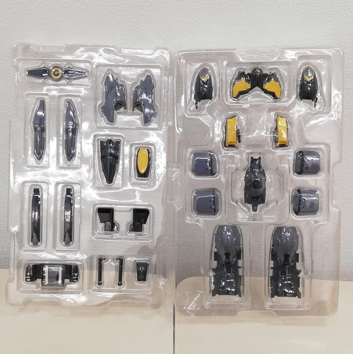TAMASHII NATIONS DX超合金 マクロスF(フロンティア) VF-25S アーマードメサイアバルキリー(オズマ・リー機)