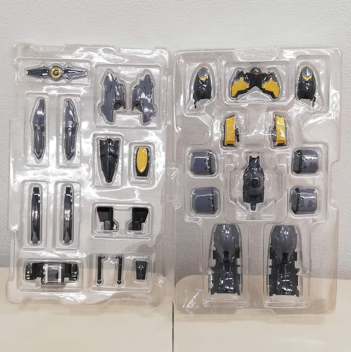 TAMASHII NATIONS DX超合金 マクロスF(フロンティア) VF-25S アーマードメサイアバルキリー(オズマ・リー機)