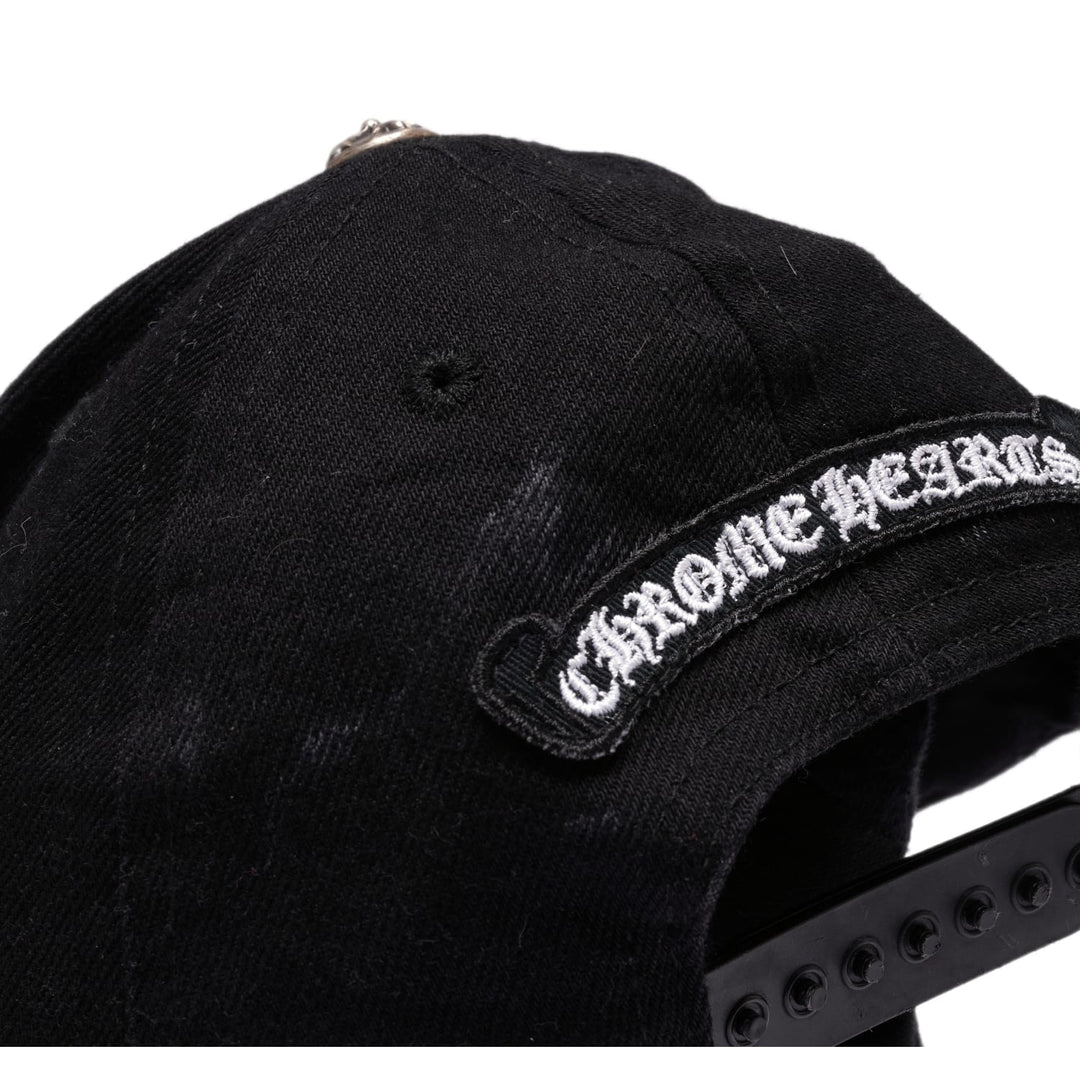 CHROME HEARTS EMBROIDERED FLEUR SCROLL LOGO HAT
