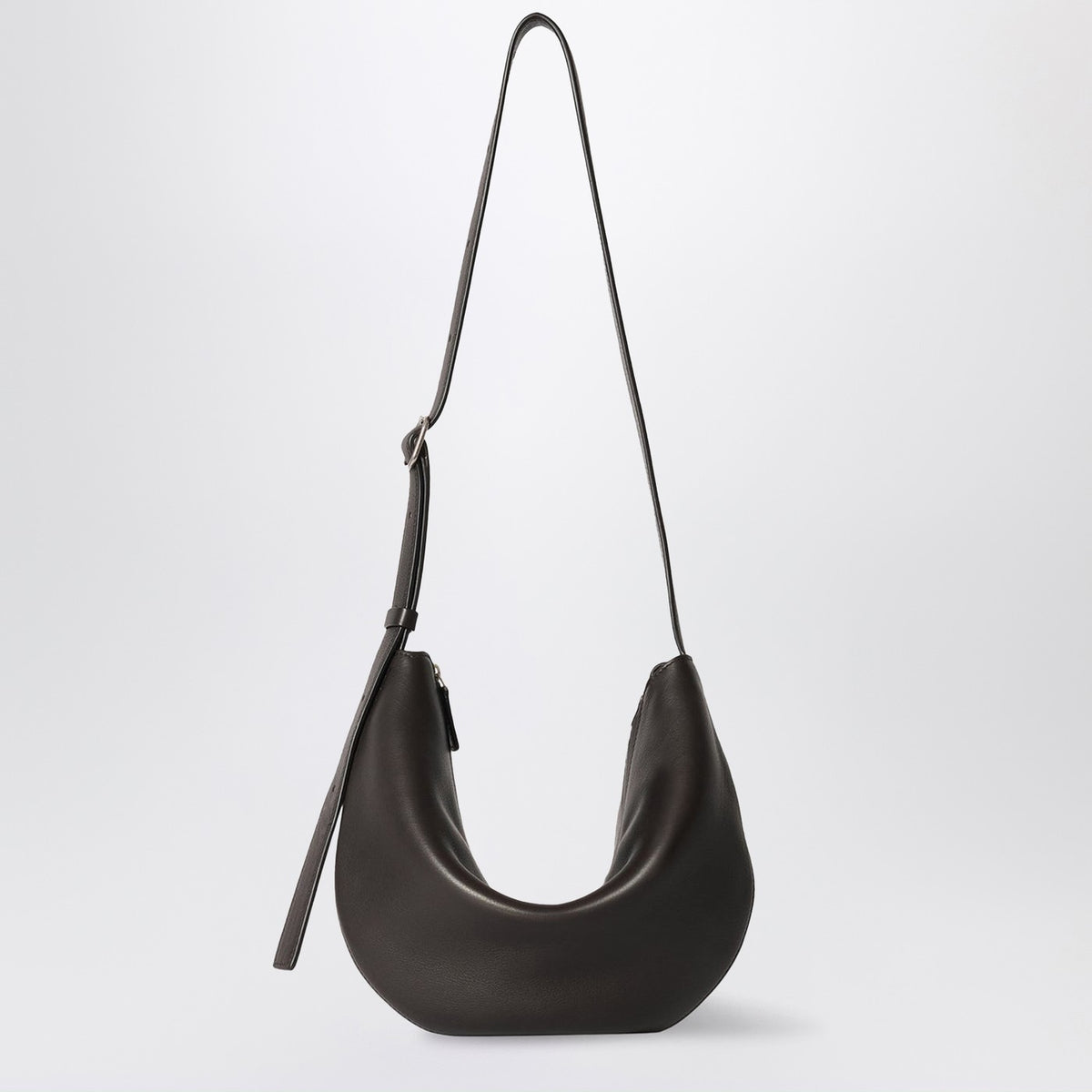 The 列の茶色の革のジュベットバッグ - Image 4