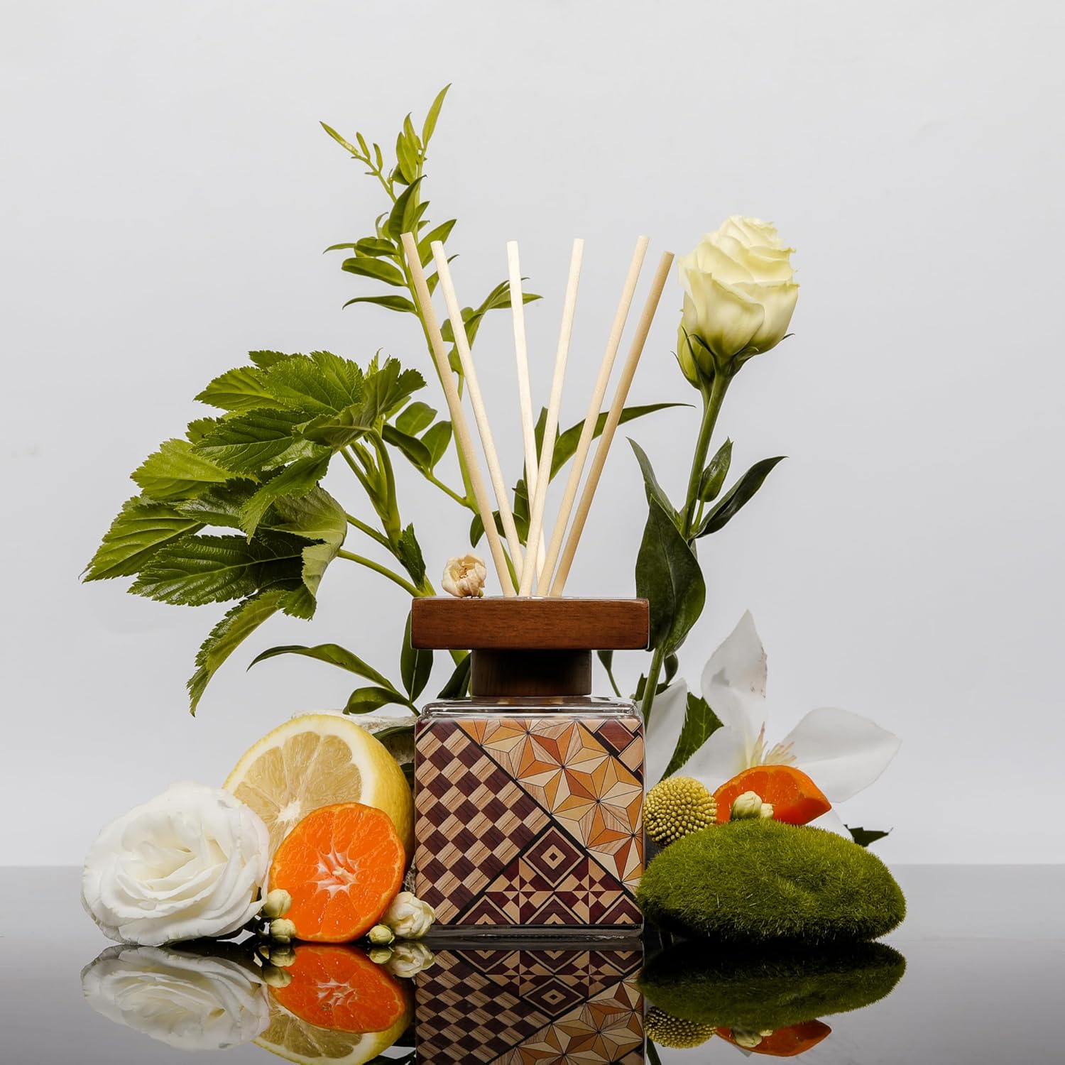 Aroma Naturals Reed Diffuser with Marquetry Pattern Sheet Room Fragrance Present Gift 150ml (White Tea)