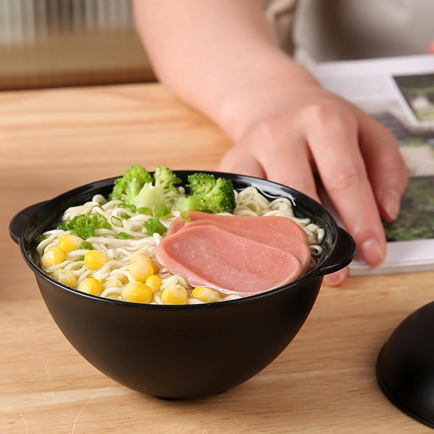 Ramen Bowl with Lid, Ramen Udon, For Microwave, Instant Noodle Bowl [Ramen Bowl You Can Make Bag Noodles Just Pour in Hot Water] Time-saving Cooking, Heat Retention, Leak Proof, Portable Convenient,