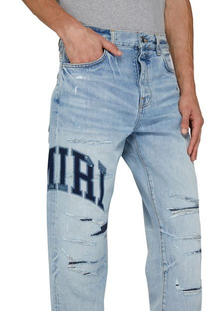 AMIRI バーシティ ロゴ入り リペア ストレートジーンズ - Image 4