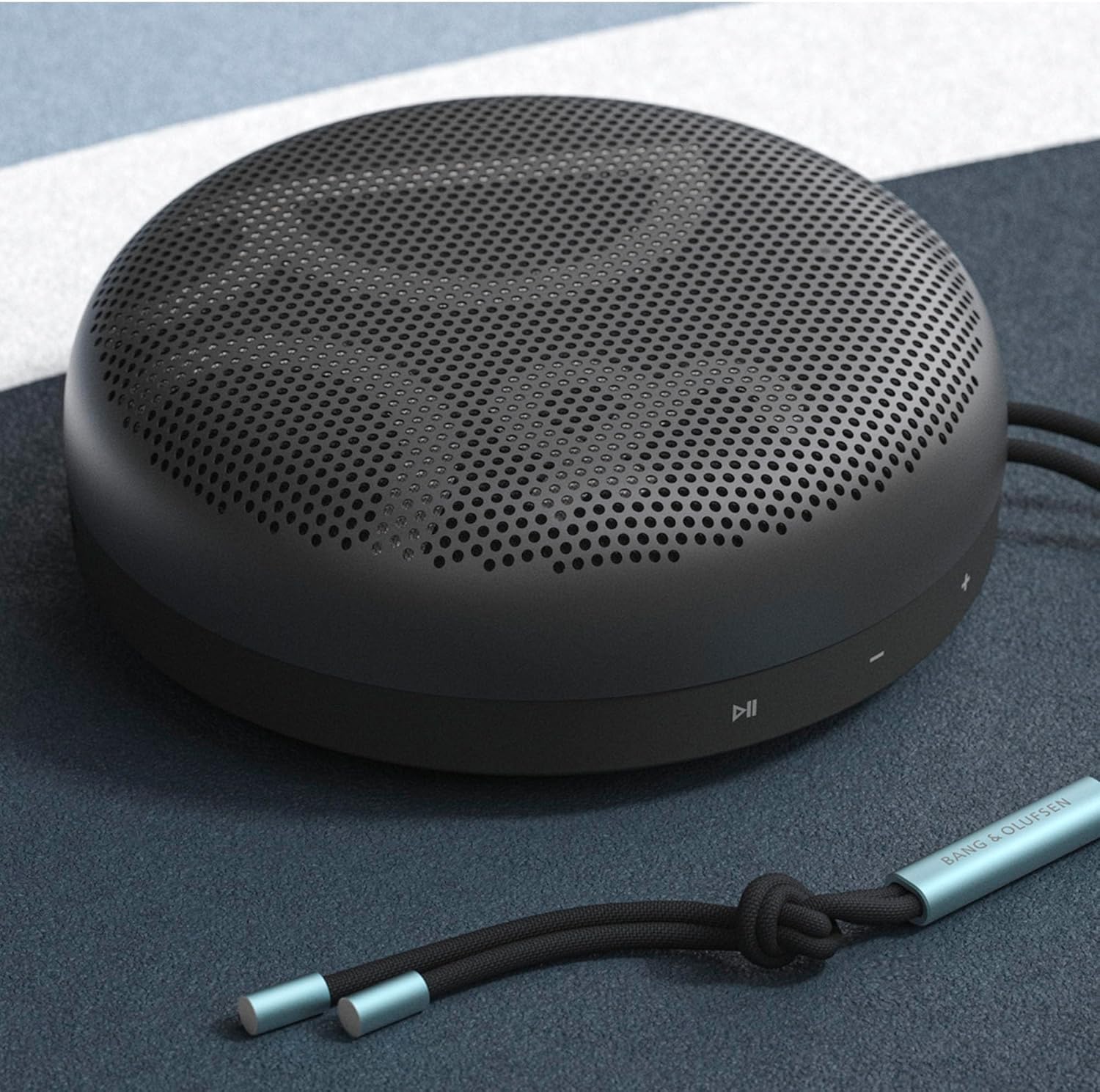 Bang & Olufsen Portable Speaker Beosound A1 2nd Anthracite Oxygen Bluetooth Wireless IP67 Certified Waterproof and Dustproof Video Conferencing 18 Hours Playback