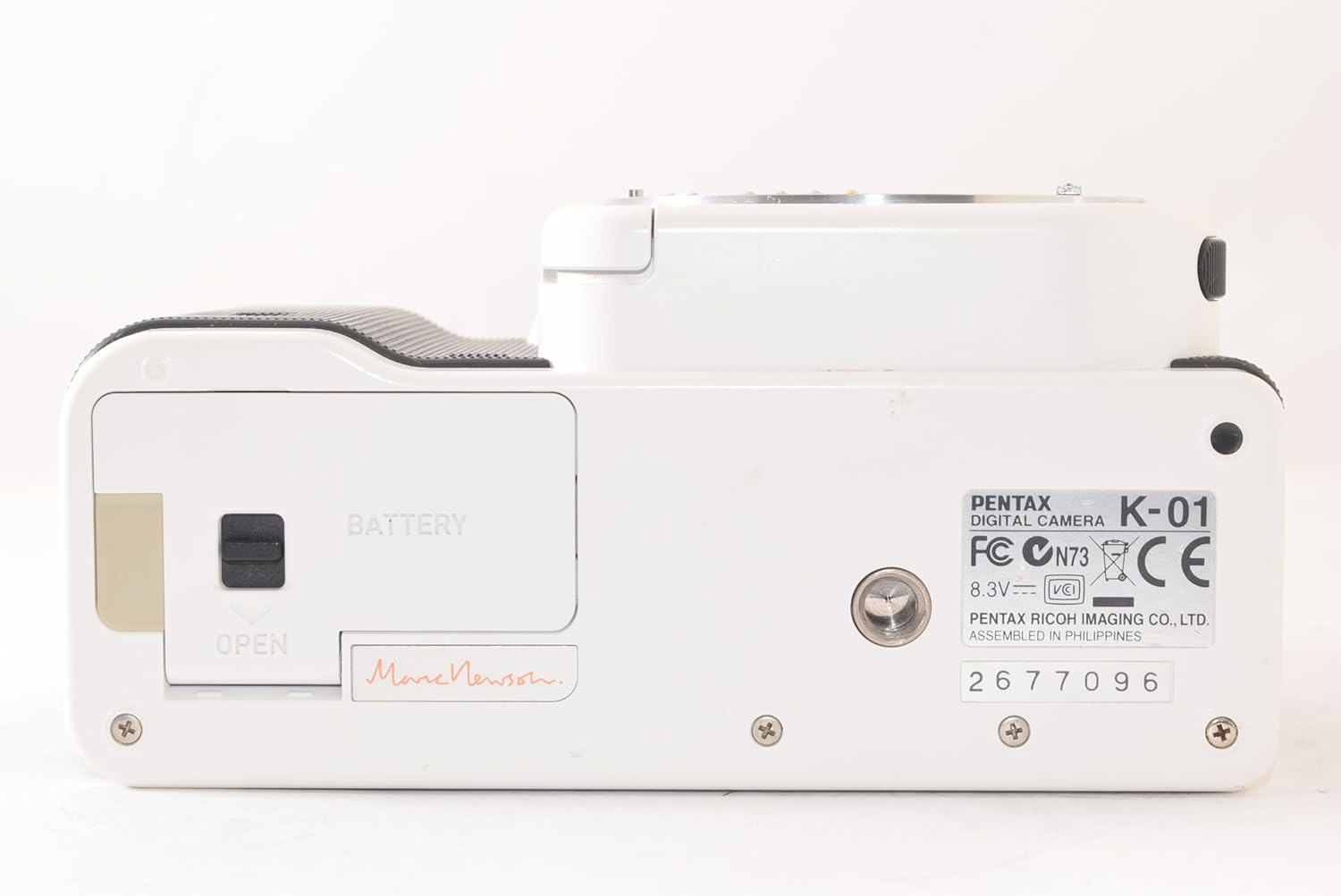 PENTAX デジタル一眼カメラ K-01 ボディ ホワイト/ブラック K-01BODY WH/BK