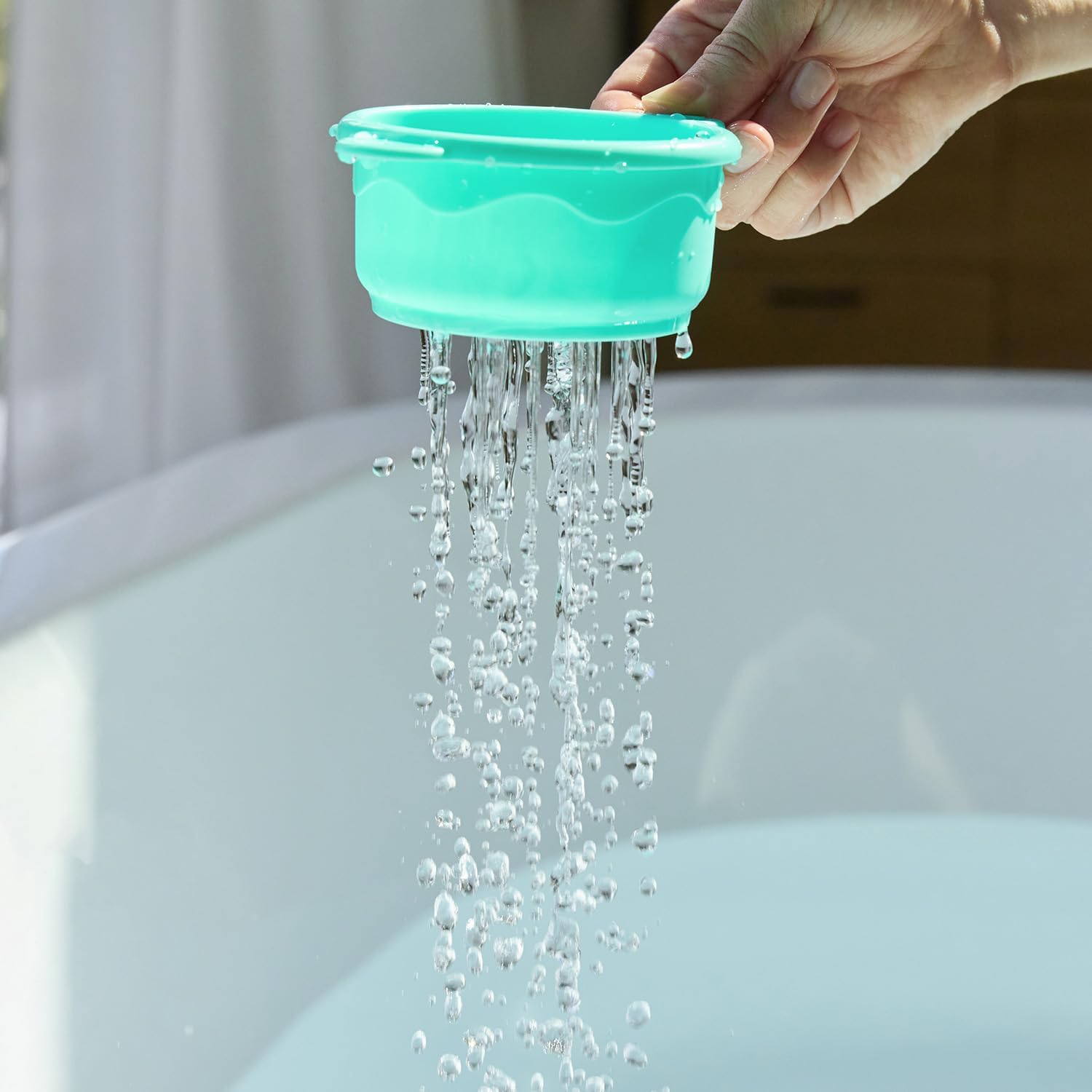 Munchkin Colorful Spill-Proof Bath Pool Cup TYMU41686