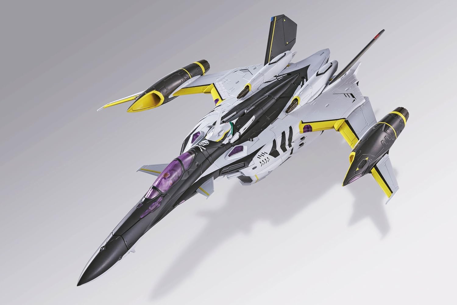Tamashi Nations DX Chogokin YF-29 Durandal Valkyrie (30th Anniversary Color)