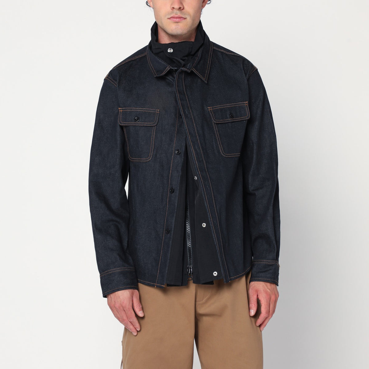 Sacai 濃い青のデニムにポケットが付いたササイシャツ - Image 4