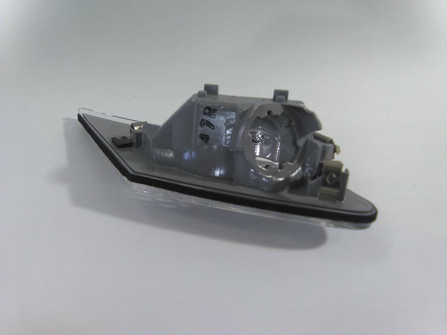 TOYOTA Genuine Parts Side Turn Signal Lamp ASSY RH Occitane Part Number SU003-02538