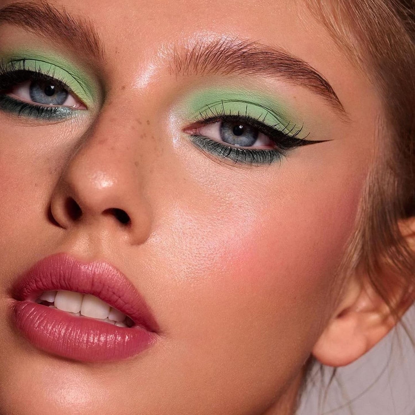 Boobeen Paleta de sombras de ojos nude – maquillaje mate y brillante, polvo de sombra de ojos cremoso altamente pigmentado, crea un aspecto de ojos neutro, larga duración, fácil de crear looks