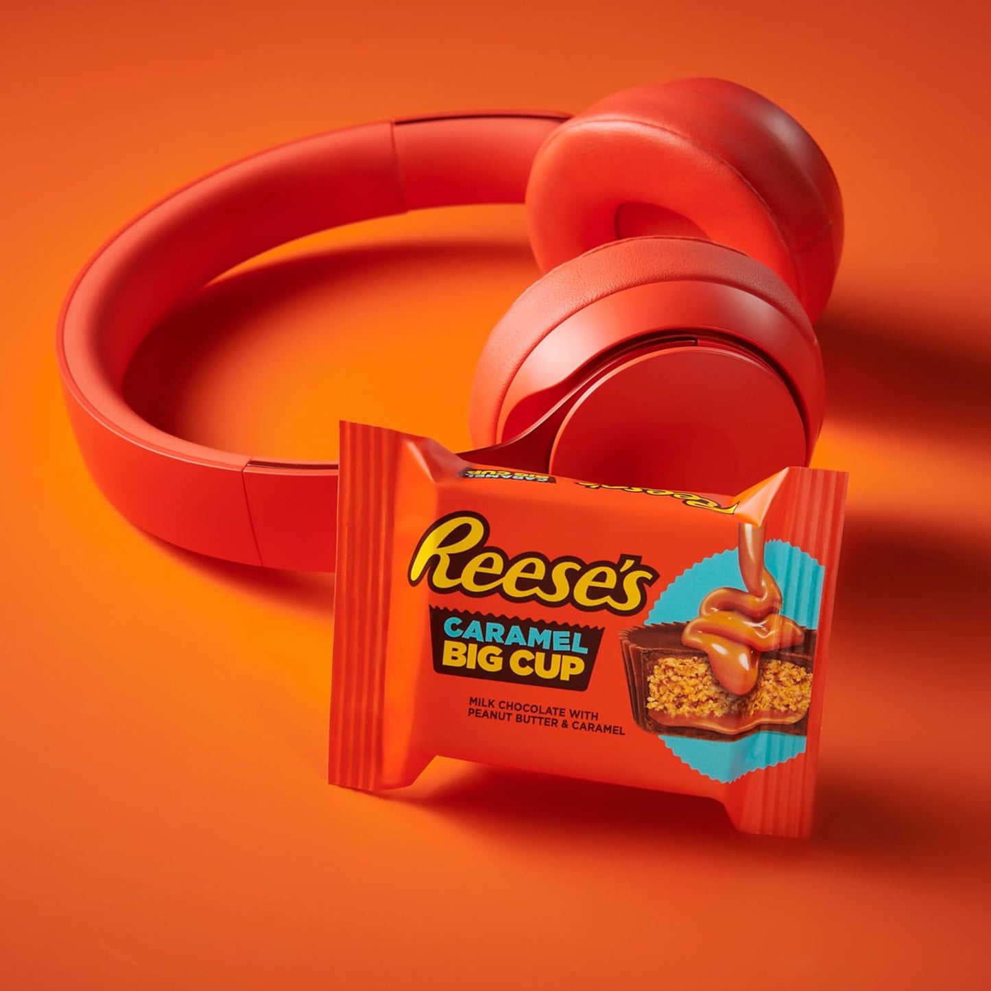 REESE'S Big Cup - Tazas de mantequilla de maní y chocolate con leche y caramelo, paquetes de dulces, 1.4 onzas (16 unidades)