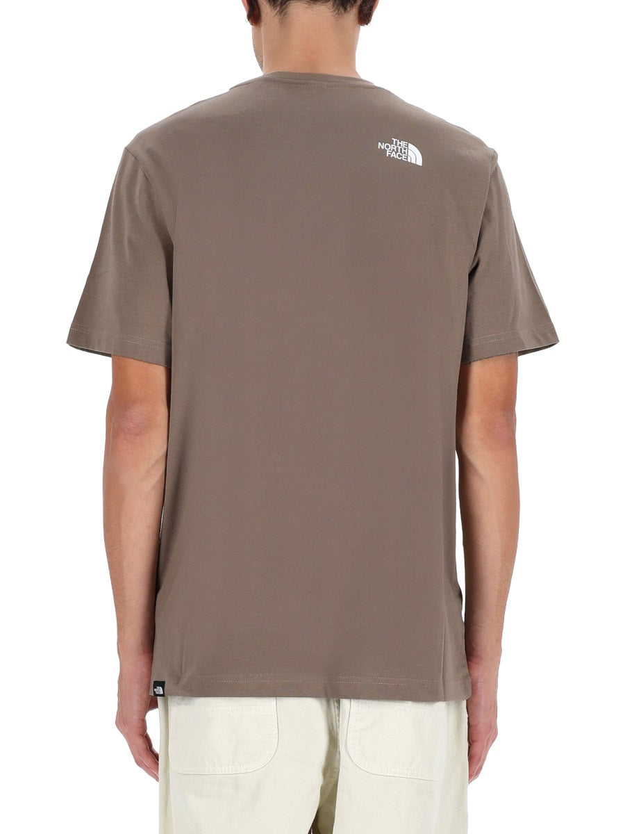 The ザ・ノース・フェイス「シンプルドーム」Tシャツ - Image 4