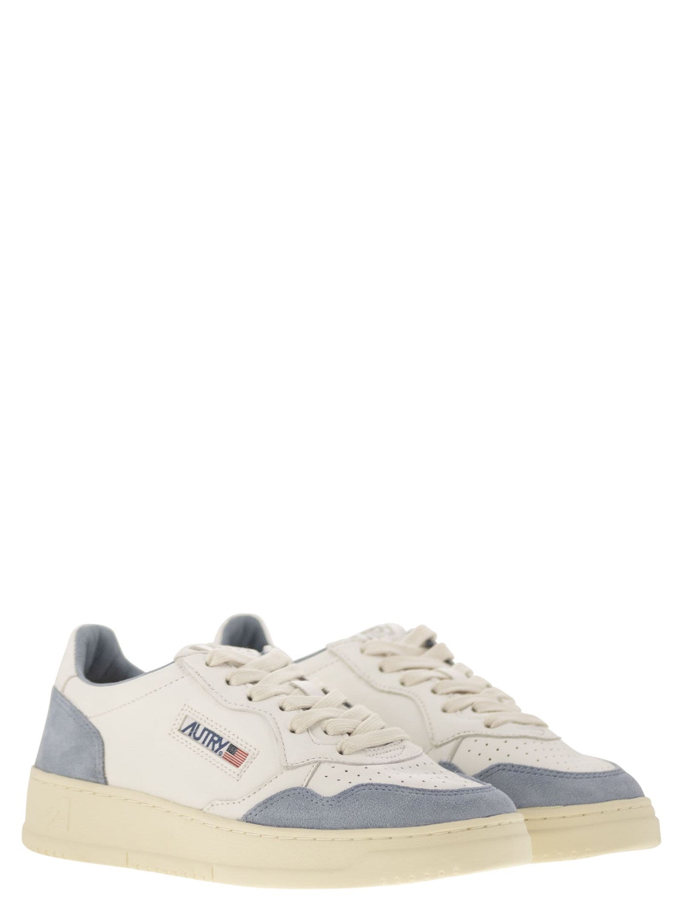 Autry Medalist Low White LeatherとSuede Sneakers In Powder - Image 4