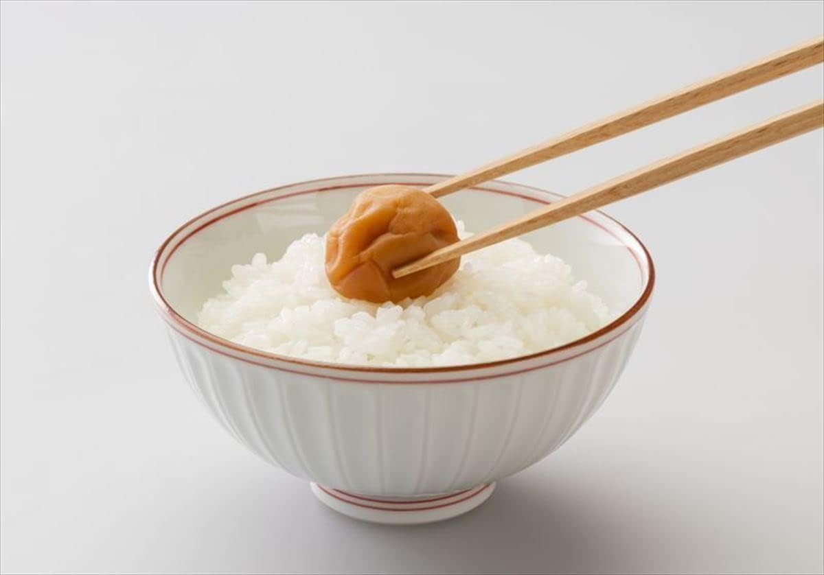 Komachi Foods Industry Kishu Minami Takume, Umeboshi Can, Lightly Salted Plum, 2.8 oz (80 g)