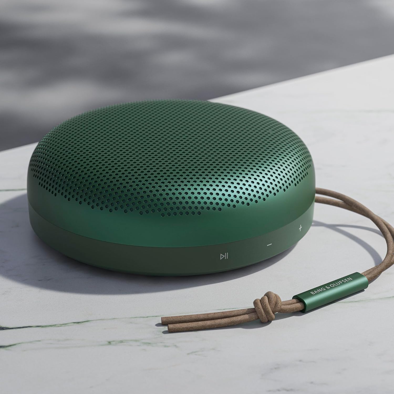Bang & Olufsen Portable Speaker Beosound A1 2nd Green Bluetooth Wireless IP67 Certified Waterproof Dustproof Video Conference 18 Hours Playtime