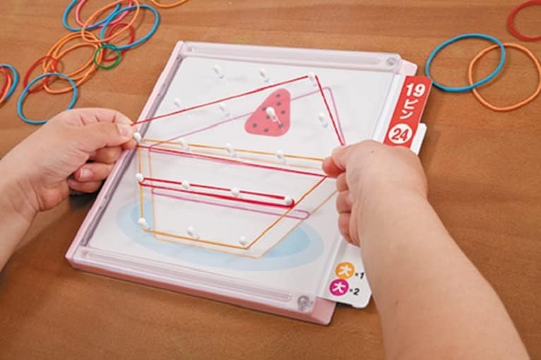 KUMON PUBLISHING RB-12 Wiggling Pattern Board, Educational Toy, For Ages 3 and Up