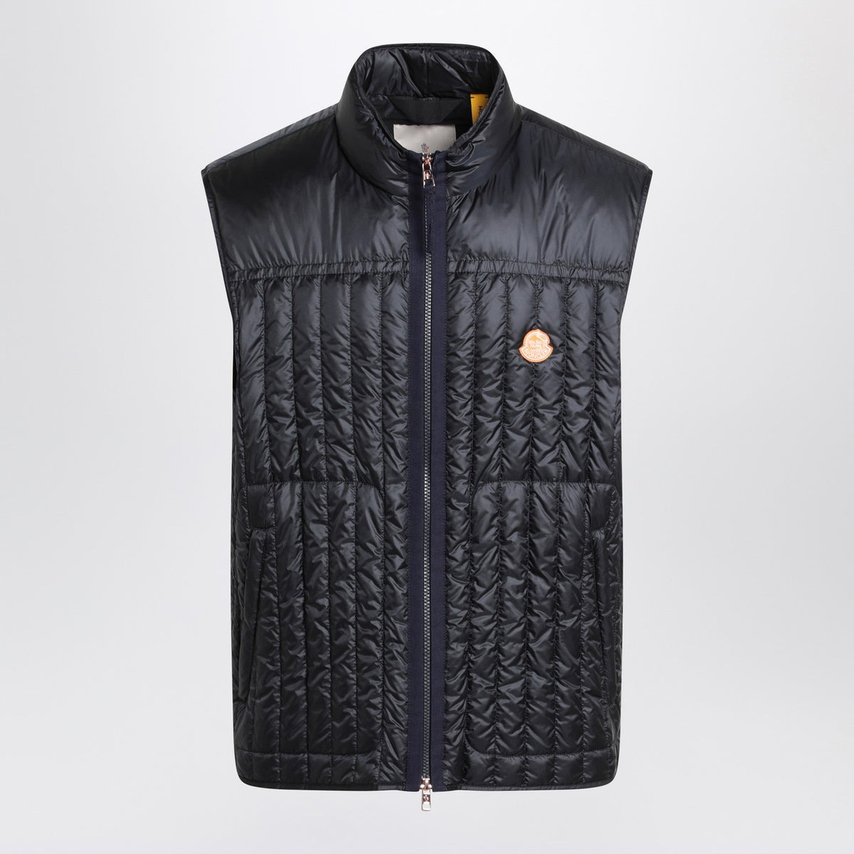 Moncler ドナルドグローバータンジェリンパッド入りベストによるモンクラーxギルガファームブルーナイロン - Image 4