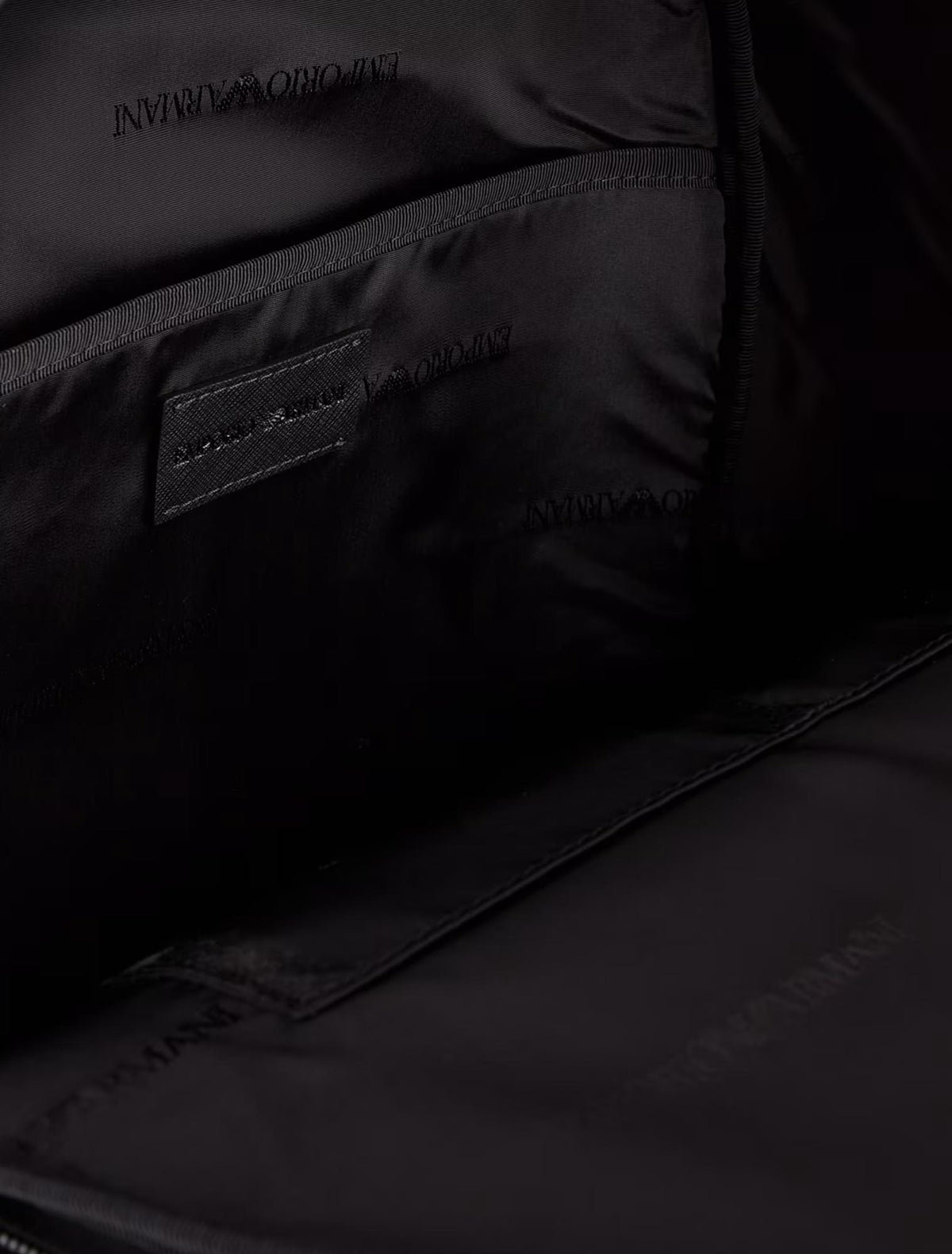 Emporio エンポリオアルマーニバッグ..黒 - Image 4