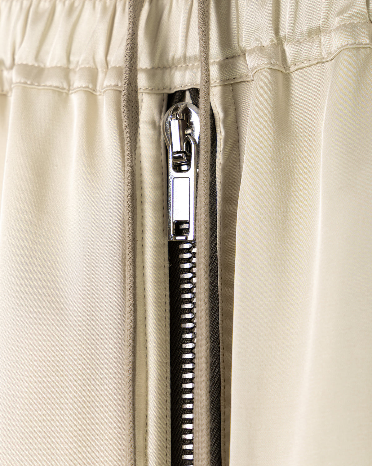 Rick リック・オーウェンズのズボンは白 - Image 4