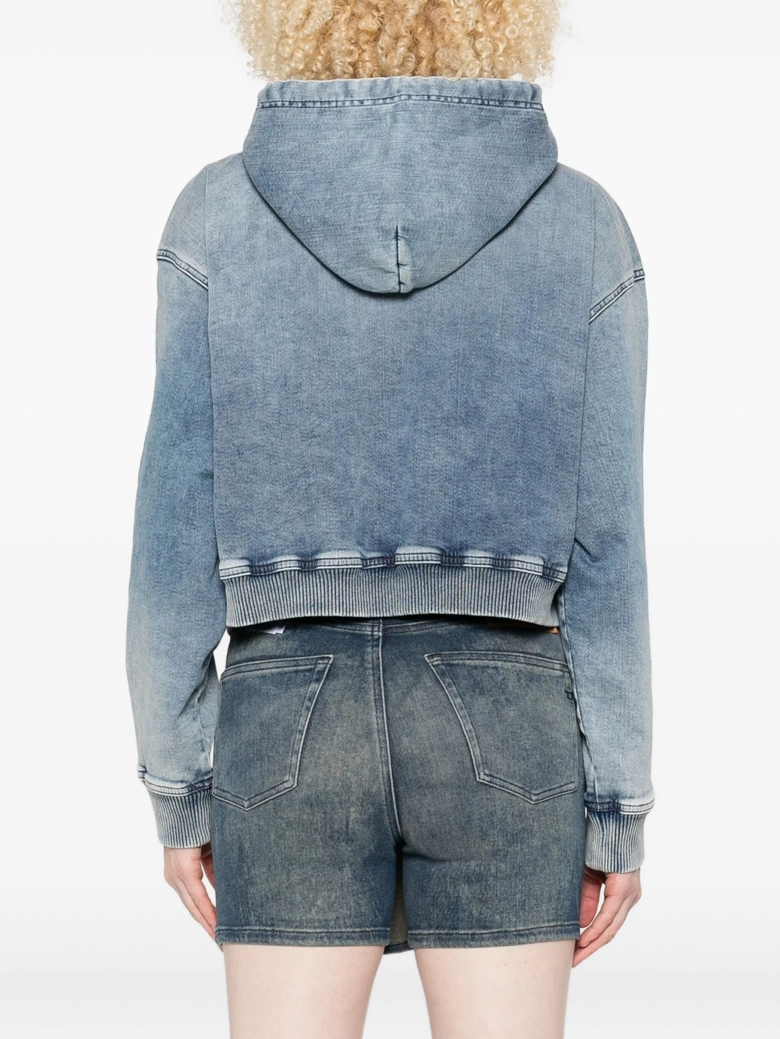 Diesel 次の表が追加されています。 - Image 4