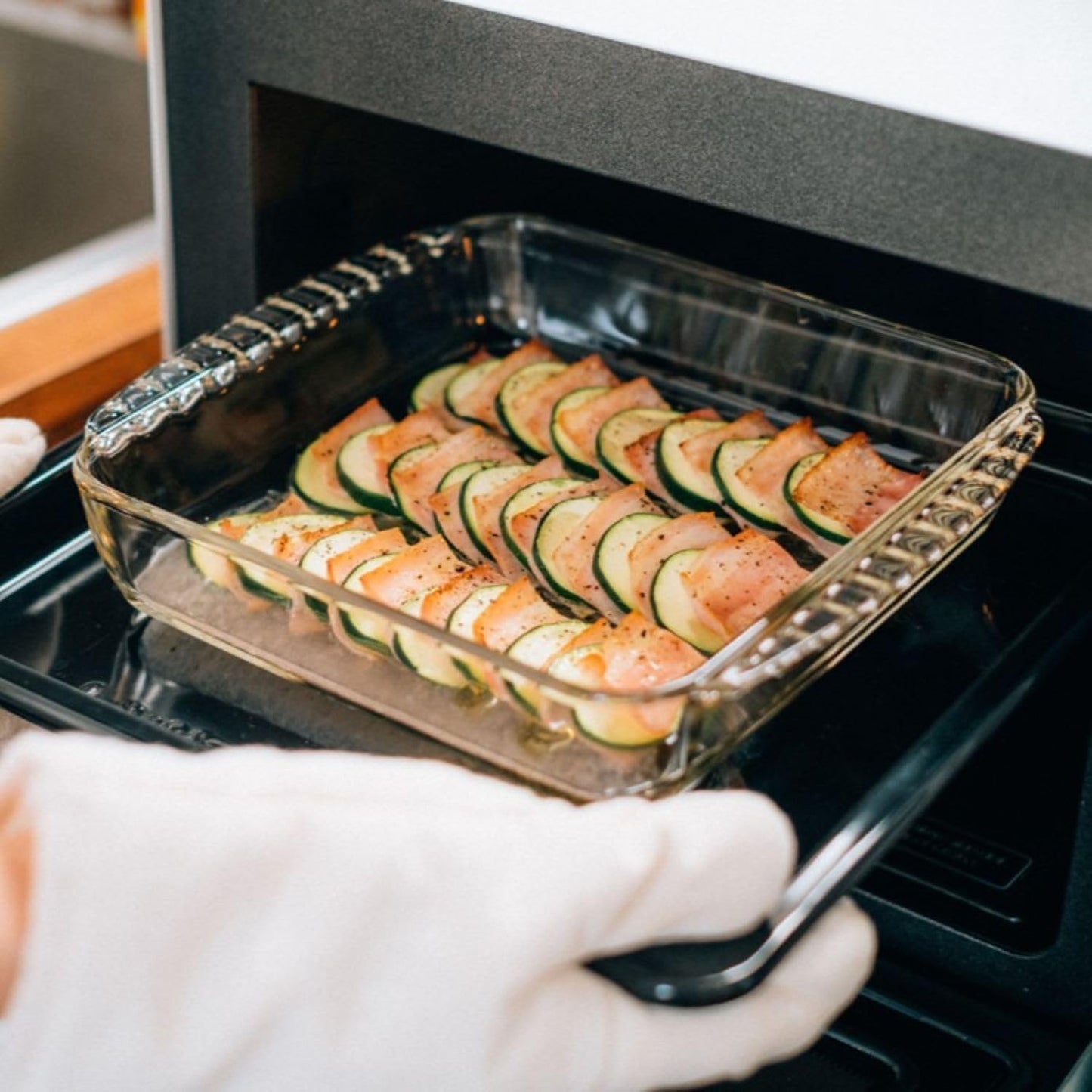 HARIO HKOZ-130-BK Heat Resistant Glass Square Plate, 43.8 fl oz (1,300 ml), Baking, Made in Japan, Clear