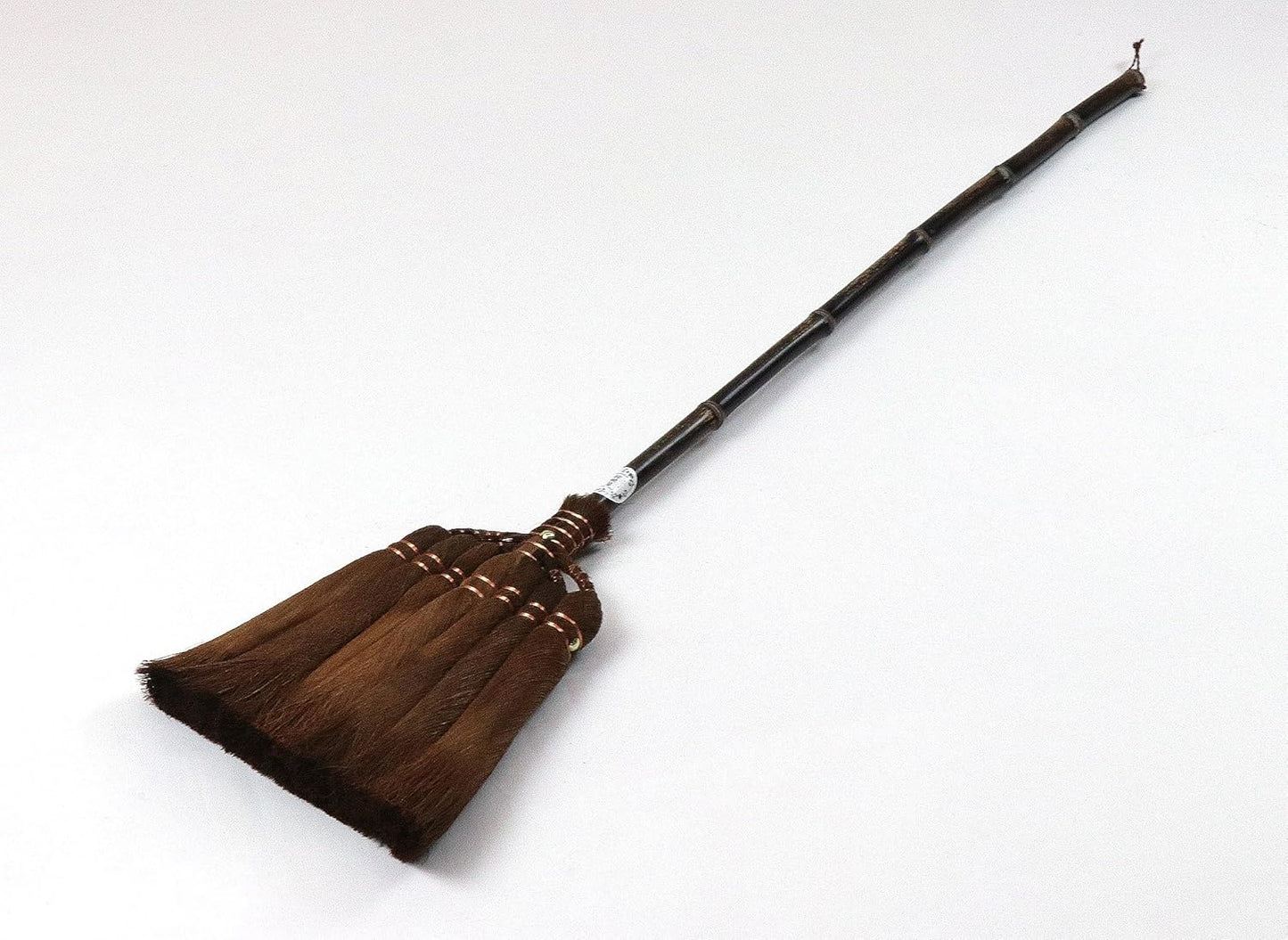 Katsunosuke Yamamoto Shop Kanichi Brown 7 Ball Broom with Long Handle (Leather Wrap), Traditional Craft, Kakayama Prefecture, Kakayama Prefecture, We have purchased a brown broom directly from Katsunosuke Yamamoto store. This is a genuine product