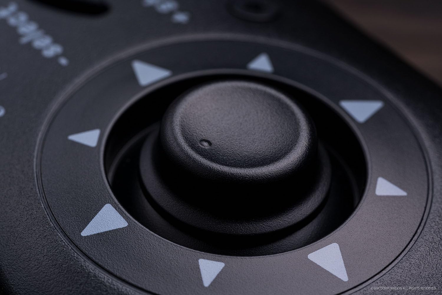 8Bitdo NEOGEO Windows、Android、NEOGEO mini用ワイヤレスコントローラ、クラシッククリック式ジョイスティック付き - SNK公式ライセンス (Black）