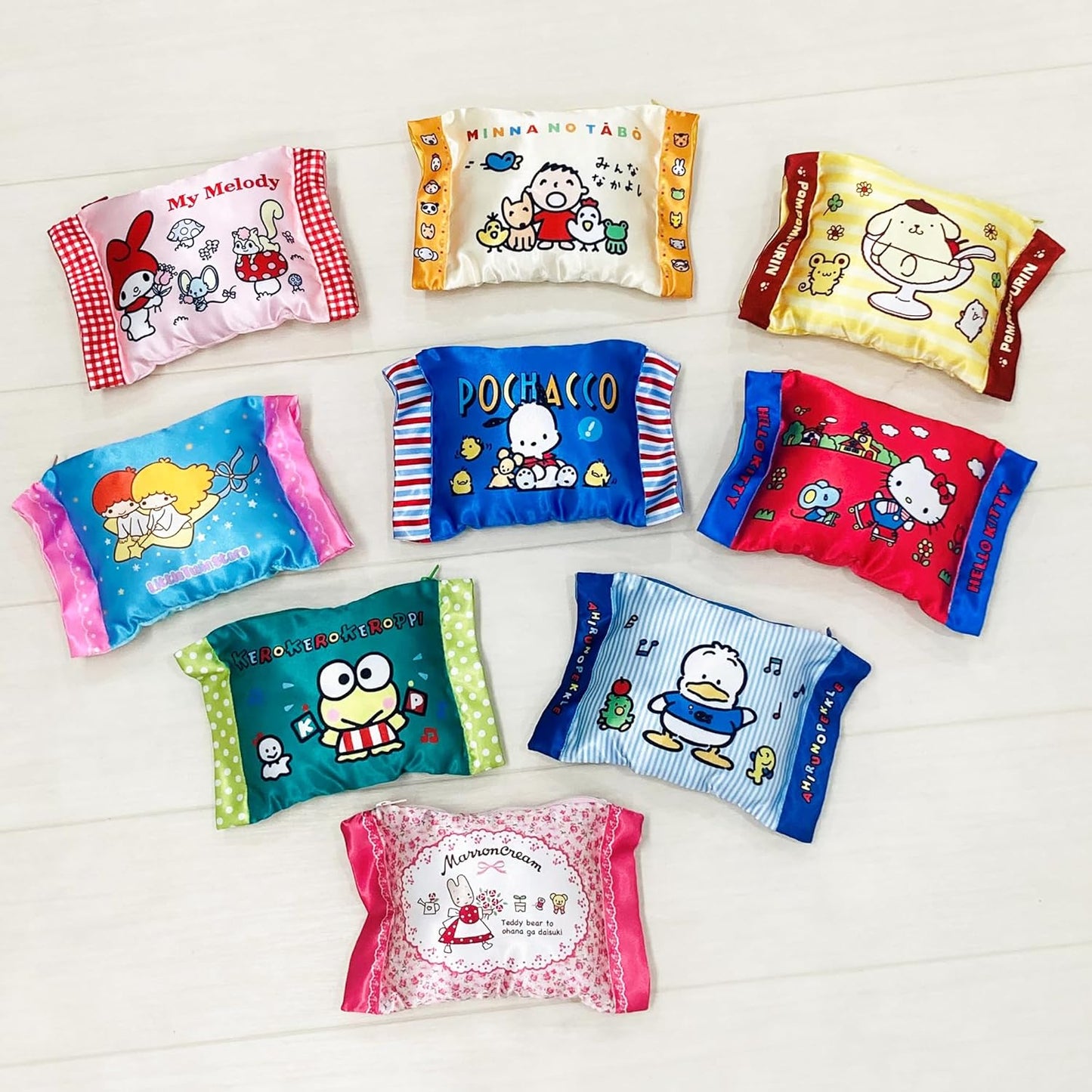 MORIPiLO Hello Kitty Tissue Case, Sanrio Characters, Merchandise, Plush Pouch, Small, Cute, 7.9 x 5.5 inches (20 x 14 cm), Pillow Pouch, White