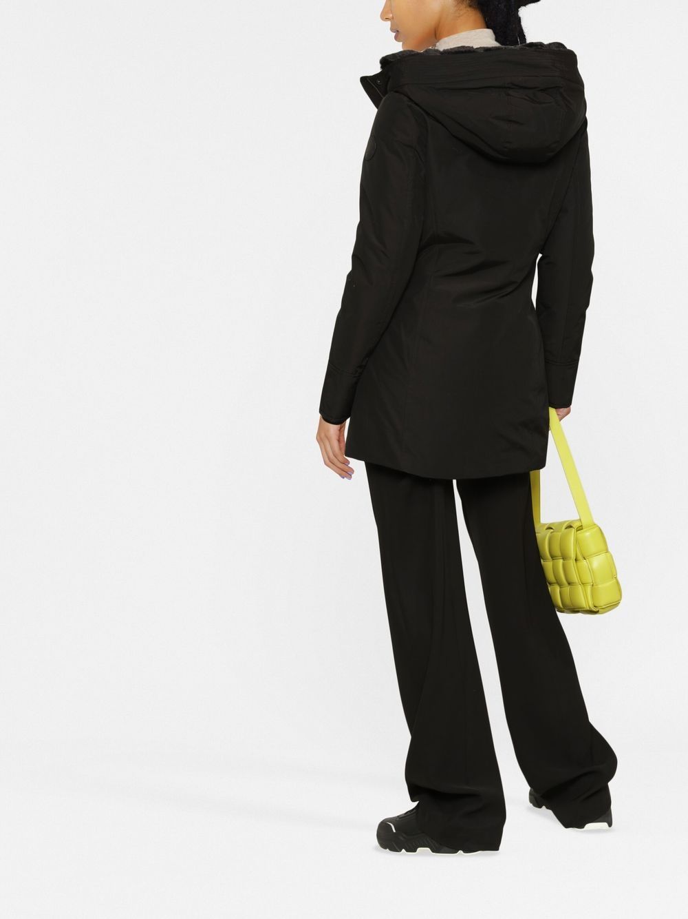 Woolrich ウールリッチは黒をコートします - Image 4