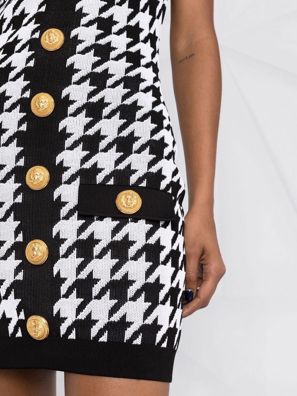 Balmain Paris バルメインパリは短いドレスを編んだ - Image 4