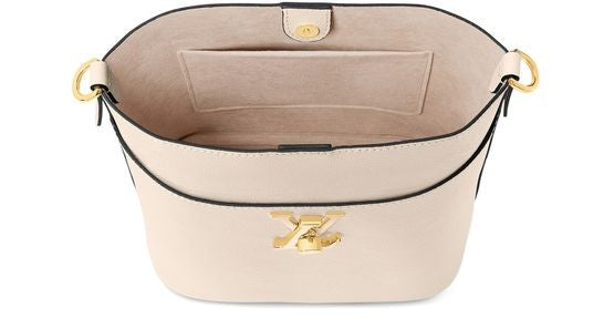 LOUIS VUITTON Lock and Walk - Image 4