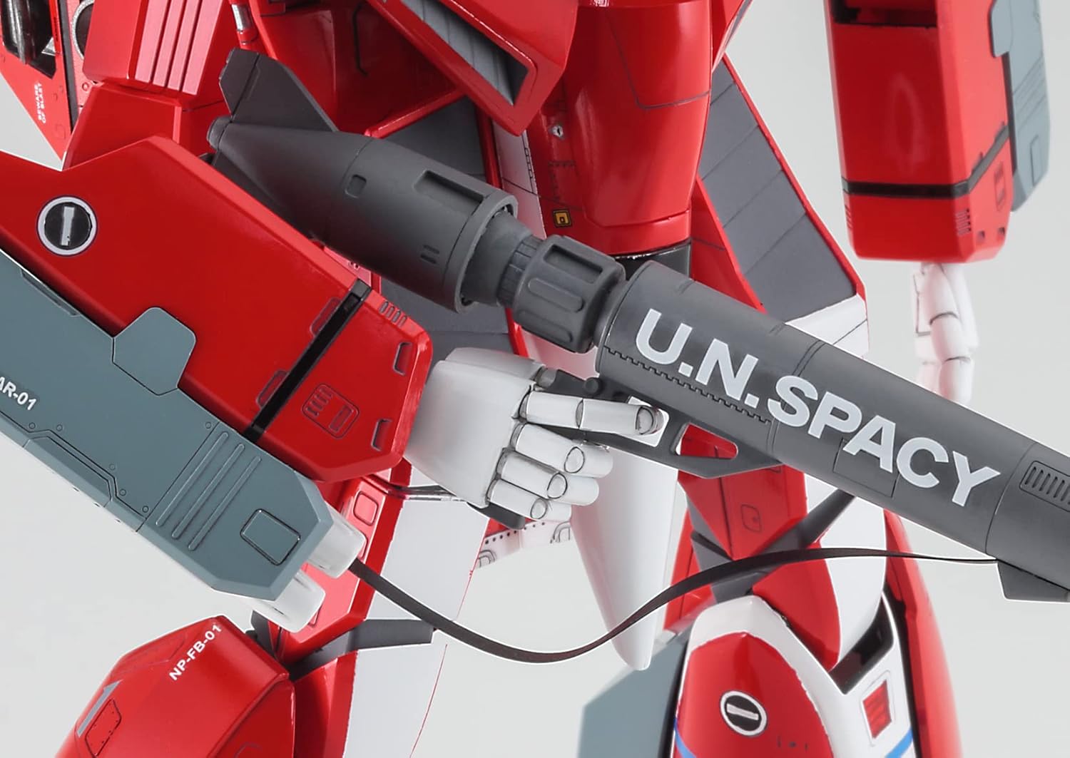 Hasegawa 65882 Macross VF-1J Super Battroid Valkyrie Milia Machine, 1/72 Scale Plastic Model