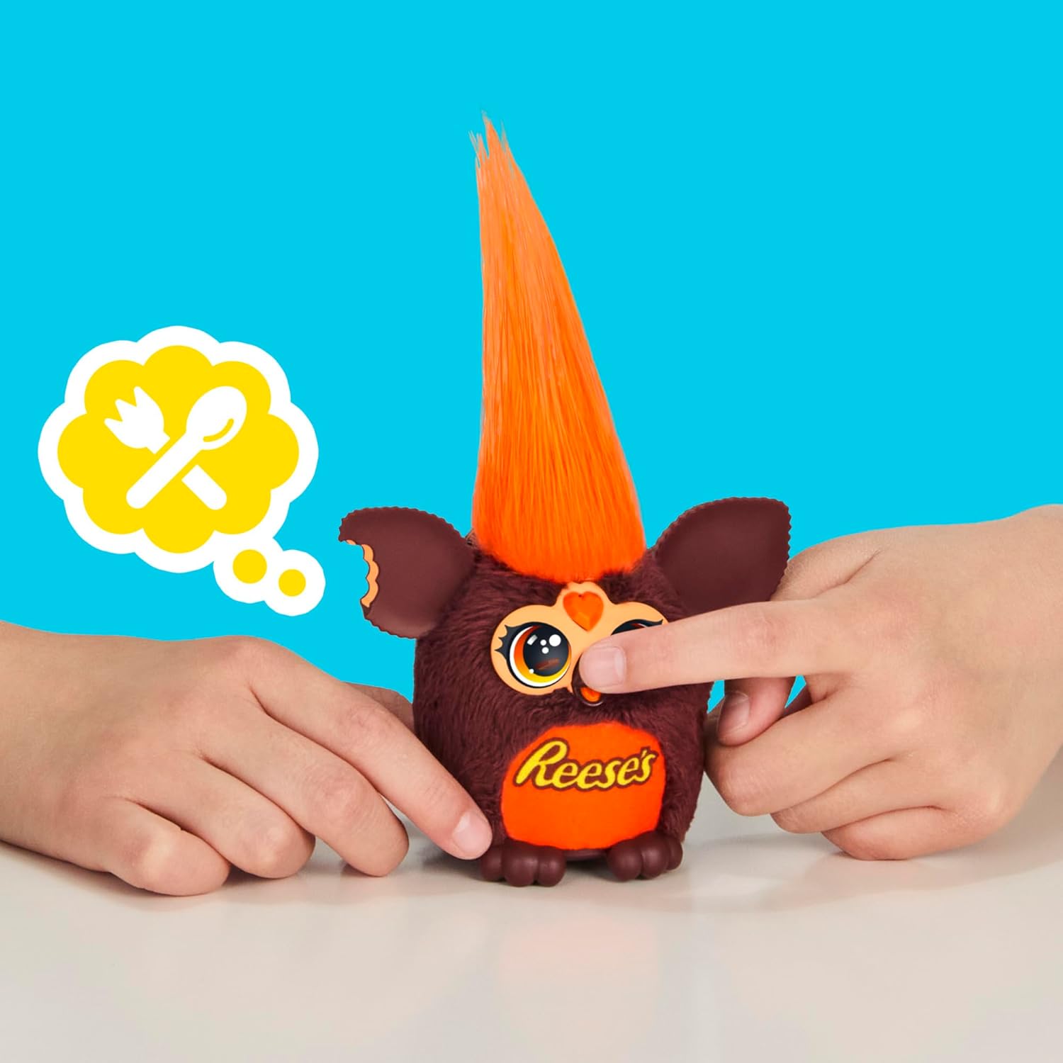 FURBY Furblets REESE'S - Taza de mantequilla de maní pequeña de felpa electrónica de 3 pulgadas, juguetes de caramelo para niños de 6 años en adelante