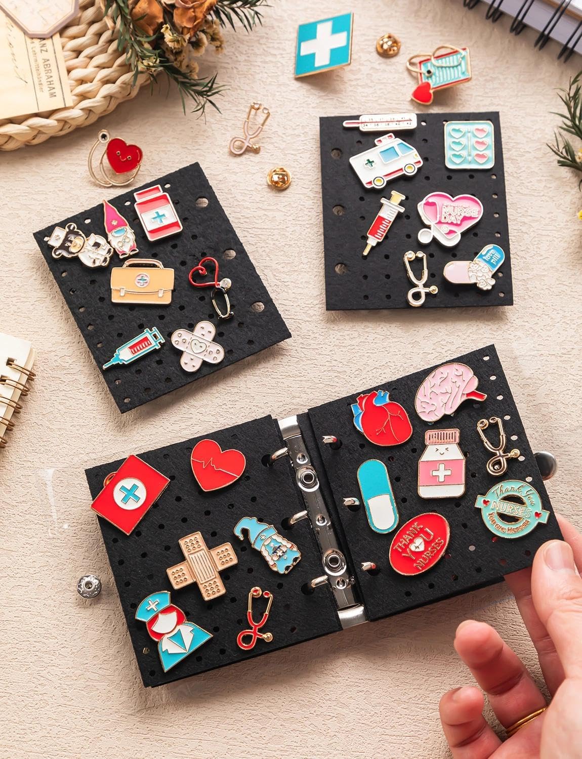 2 unids Mini esmalte Pin Display Book Portable Pin Trading Book Organizador caso | Mini tablero de pines con páginas protectoras, carpeta compacta para mostrar insignias, broches, colecciones de joyas