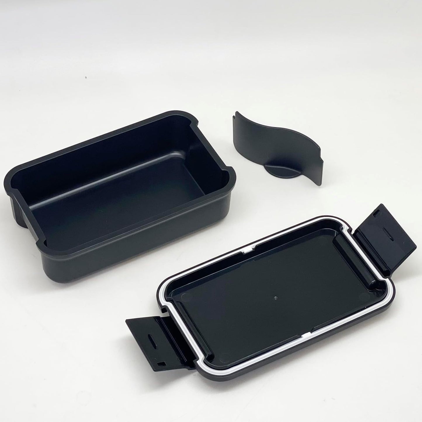 OSK PC-550D Snoopy Black Lunch Box, 16.9 fl oz (500 ml), Made in Japan, Includes Dividers, Microwave, Dishwasher Safe, Integrated Gasket, Easy to Clean, Stain Resistant, Antibacterial, Stylish, Cute, Simple, Unisex, Adults and Kids