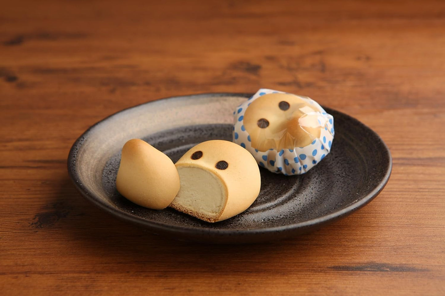Dojo Scoop Manju [8 pieces x 2 boxes] - A famous delicacy representing Shimane and Tottori Prefectures in the Sanin region