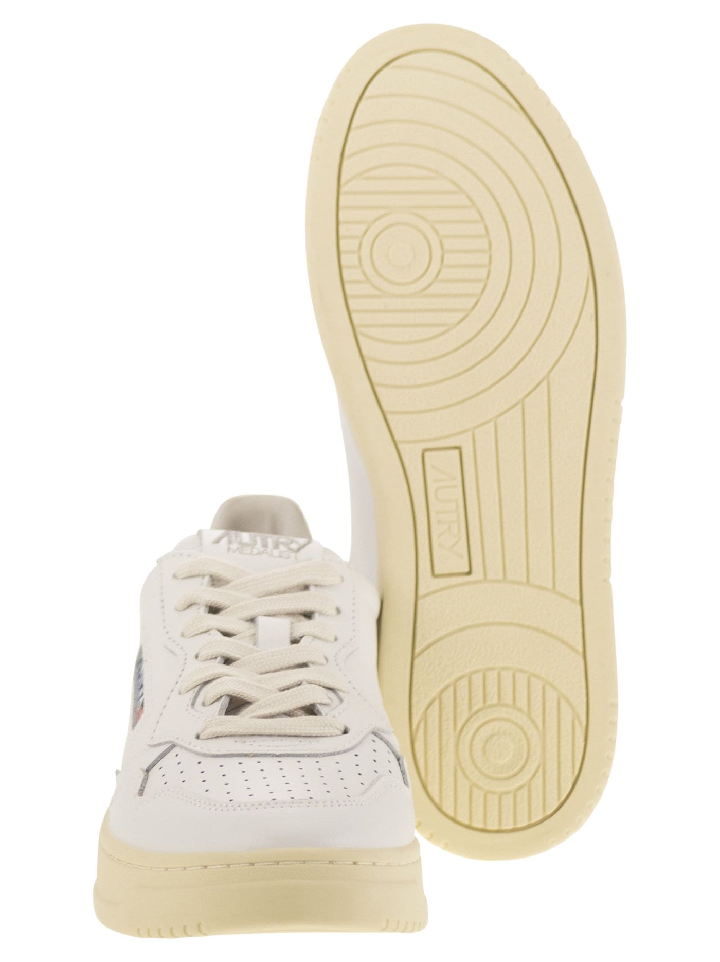 Autry Medalist Low Leather Sneakers - Image 5