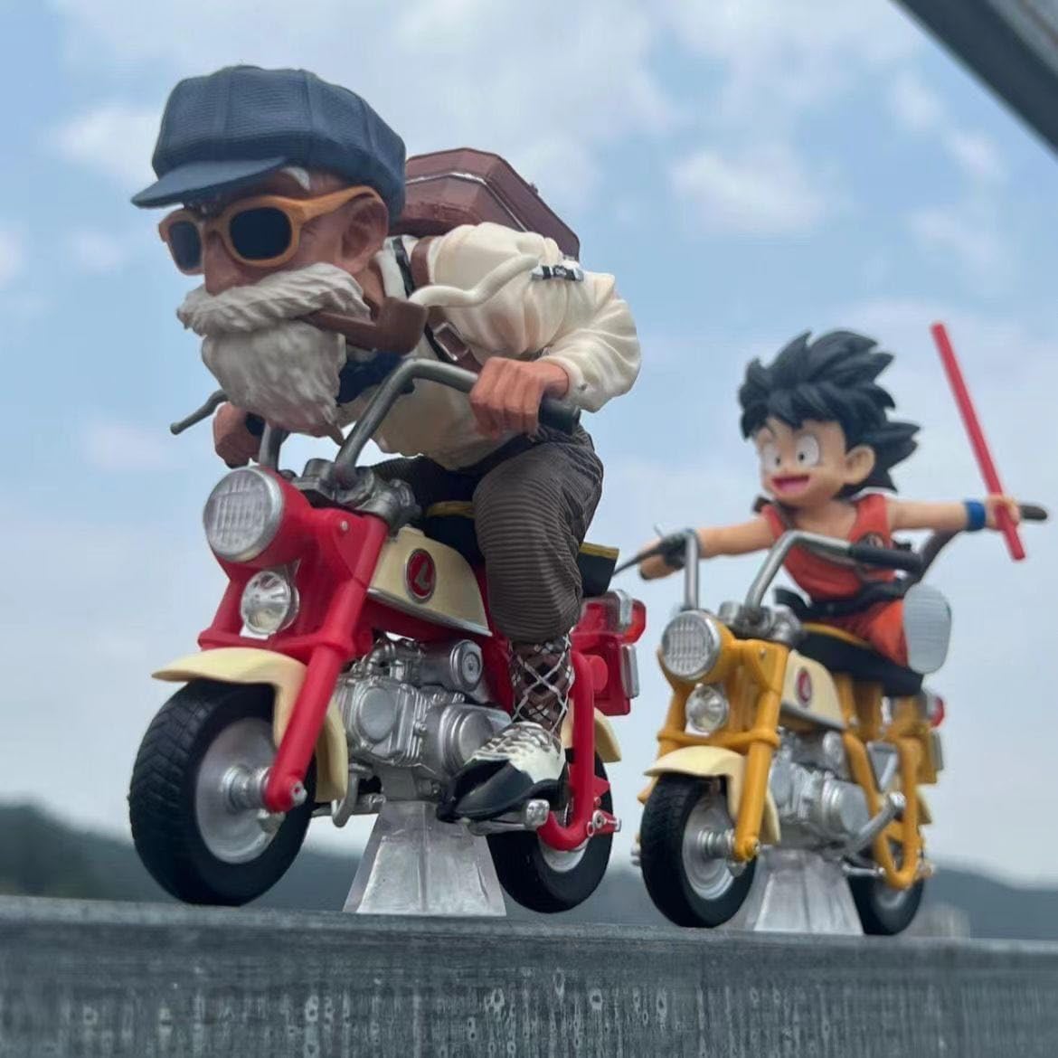 Set of 2 Dragonball Figures Son Goku and Turtle Sennin Bike, 5.1 inches (13 cm), No Box, Cartoon, Surroundings, Kids, Gift, Commemorative, Lucky Bag, Event, Decoration, Moe Goods, Stylish, Children's