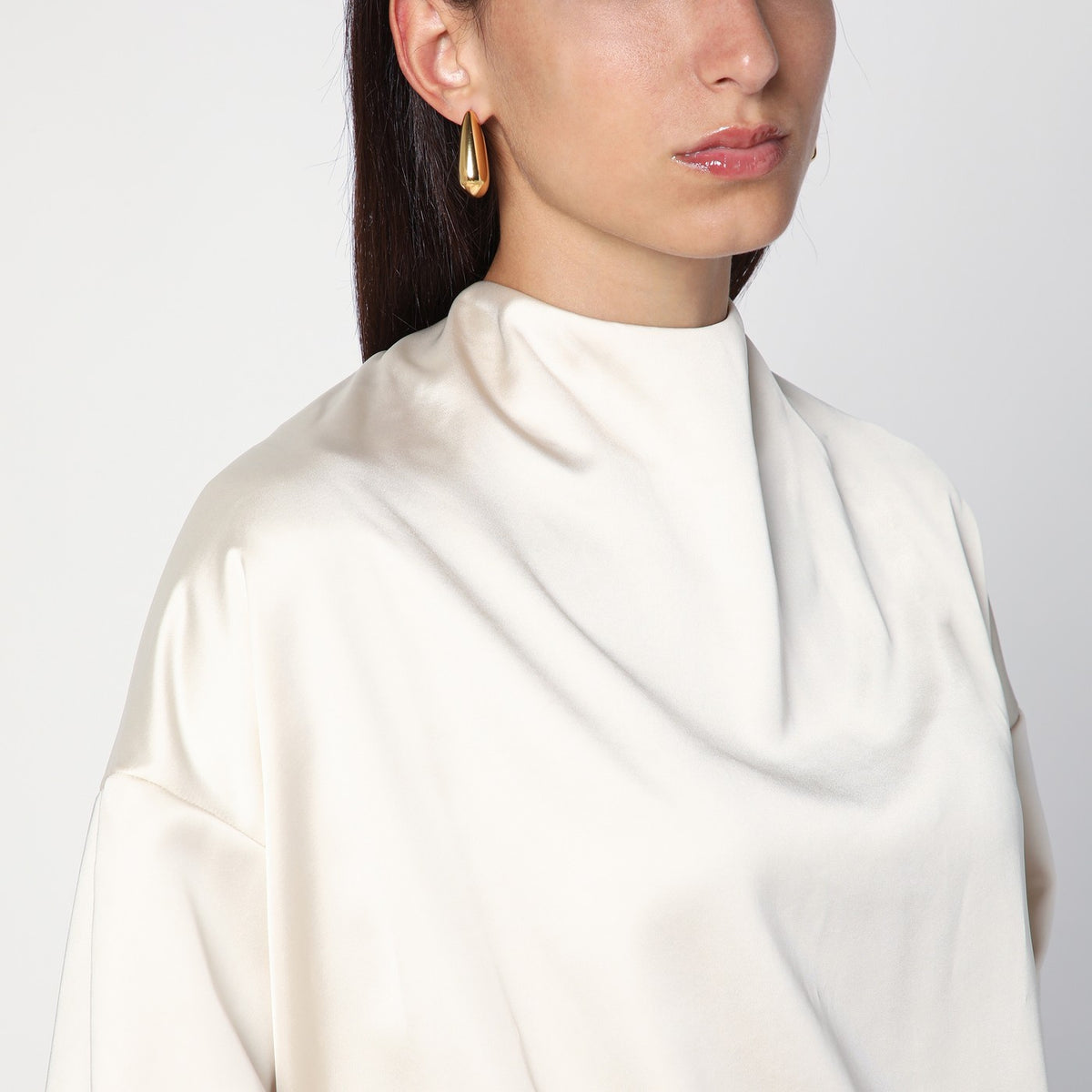 The アンダマンシルビアミルクホワイトボディスーツ - Image 5