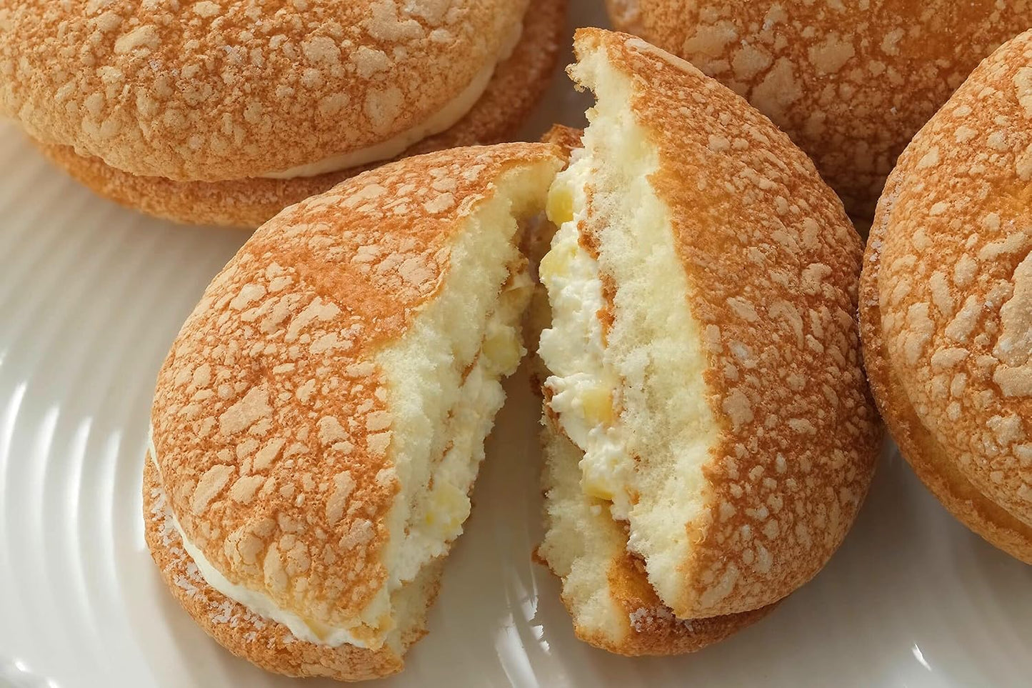Okashi no Sakai Happy Yellow Busse (12 pieces, gift box) Fluffy Sponge Cheese Busse 30th Anniversary Souvenir Mid-year Gift Gift Mail-order Sweets Respect for the Aged Day Present