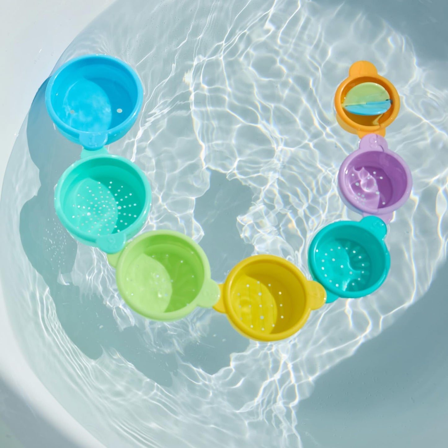 Munchkin Colorful Spill-Proof Bath Pool Cup TYMU41686