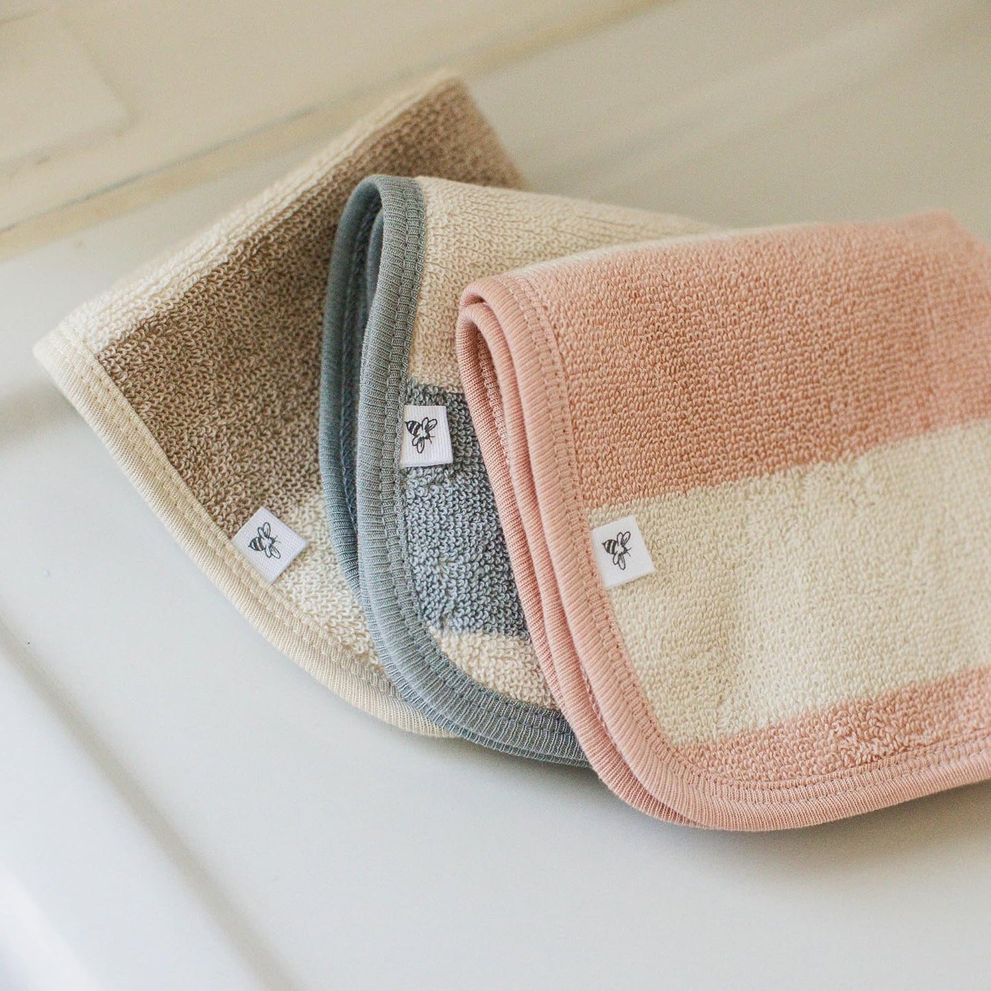 Burt's Bees Baby Toallas con Capucha de Terciopelo Orgánicas de Algodón, Esenciales de Baño Unisex, Toalla Suave de Guardería para Bebés, Niños Pequeños, Niños
