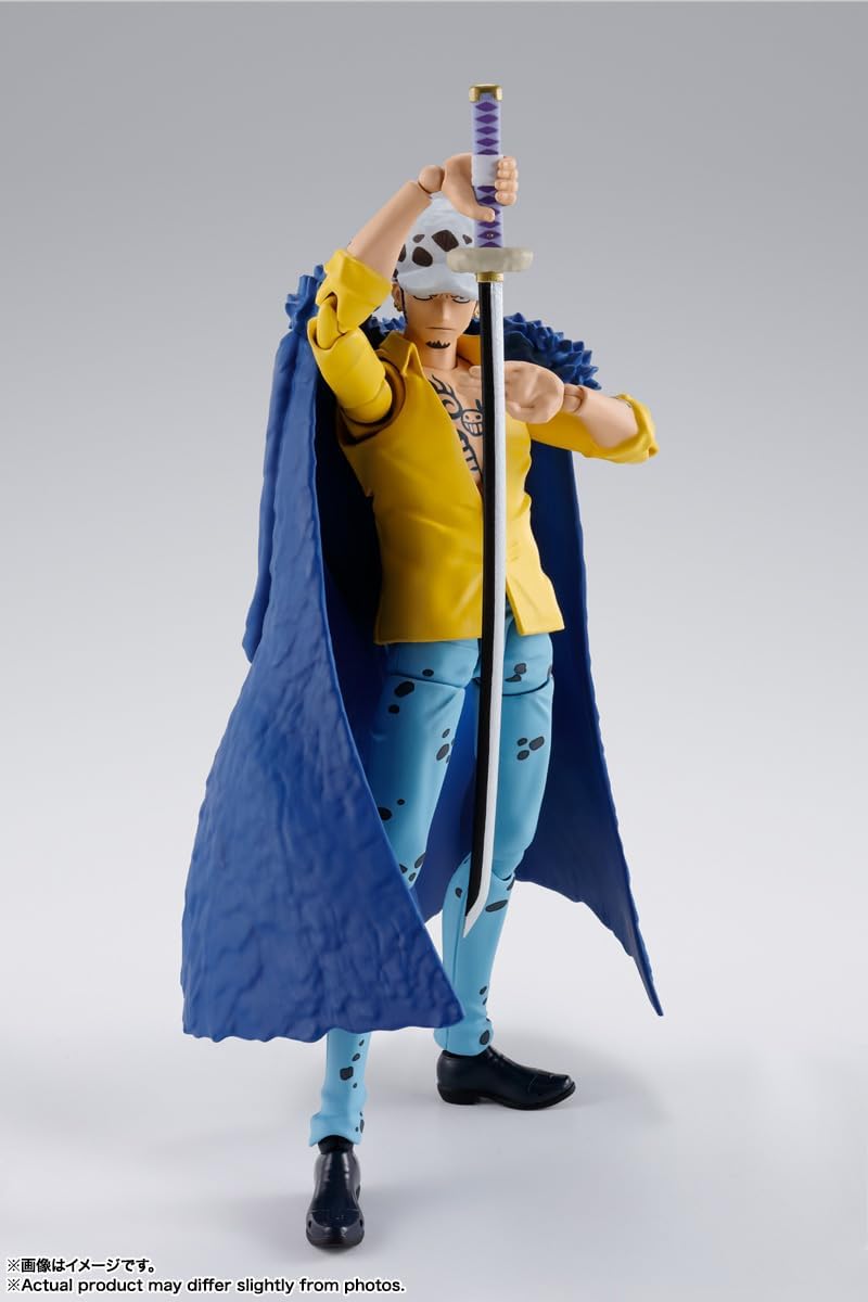S.H. Figuarts ONE PIECE Trafalgar Law - Onigashima Invasion - Approx. 6.3 inches (160 mm), PVC & ABS Pre-painted Action Figure