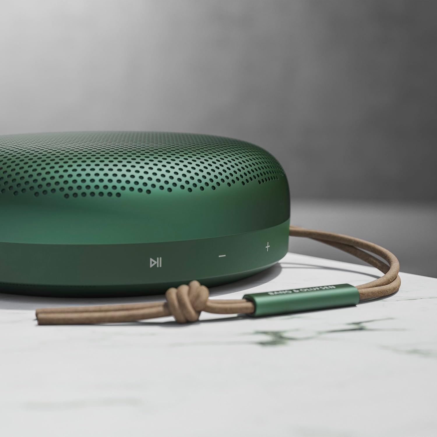 Bang & Olufsen Portable Speaker Beosound A1 2nd Green Bluetooth Wireless IP67 Certified Waterproof Dustproof Video Conference 18 Hours Playtime