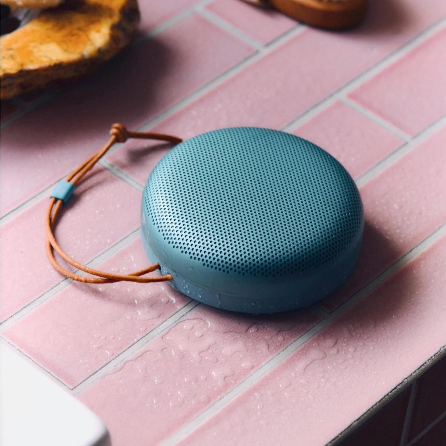 Bang & Olufsen Portable Speaker Beosound A1 3rd Gen Green Eucalyptus Bluetooth Wireless IP67 Certified Waterproof and Dustproof Video Conferencing 24-Hour Playback