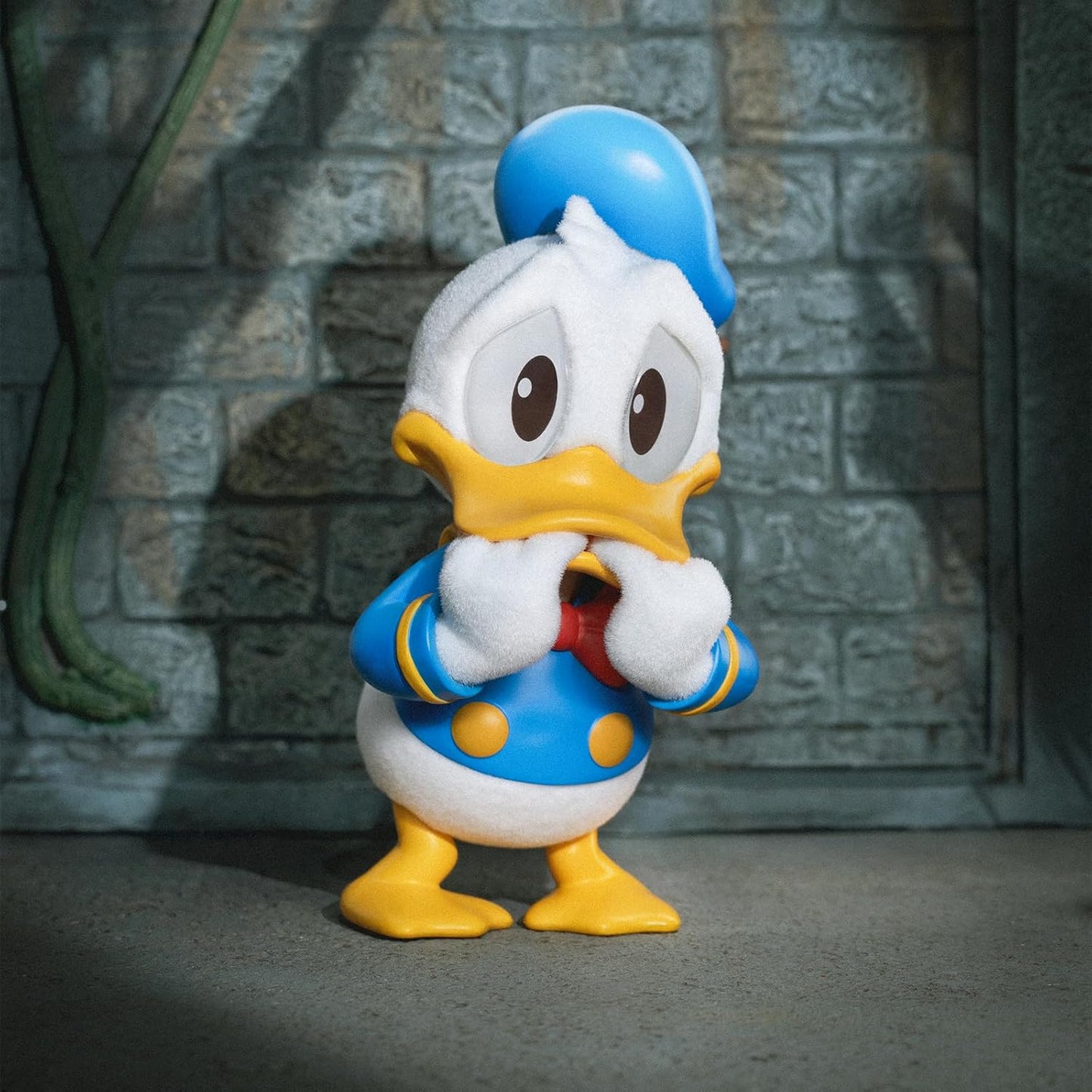 52TOYS DONALD DUCK CLUB Series Blind Box Tredding Figurine Collectible Figure Painted Toy Desktop Decoration Doll Toy Great Gift for Disney Anime Fan Kids Collectors Birthday Christmas (1 Pack)