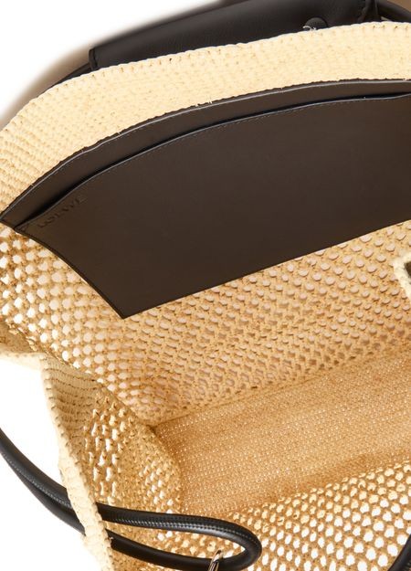 LOEWE Pebble Honeycomb Hobo in raffia - Image 5
